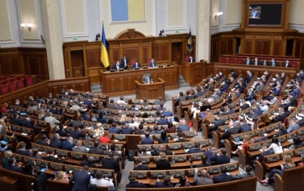 Рада спростила ввезення транспорту та обладнання як гуманітарної допомоги