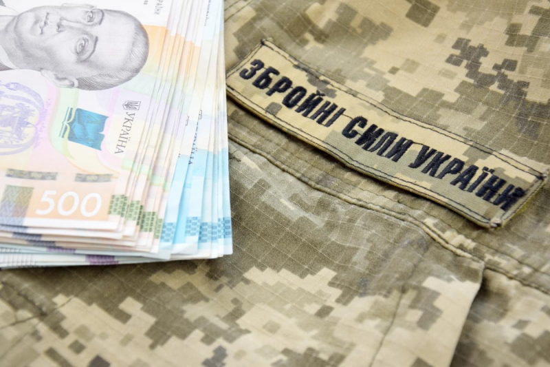 В уряді розповіли, де шукатимуть гроші на зарплати військовим