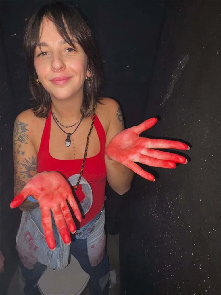 E.LINA облили кров’ю на Boiler Room у Лісабоні: українська діджейка продовжила виступ