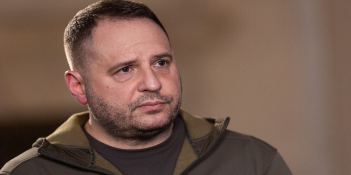 Чому звільнили Єрмака: відставка після обшуків НАБУ — що відомо