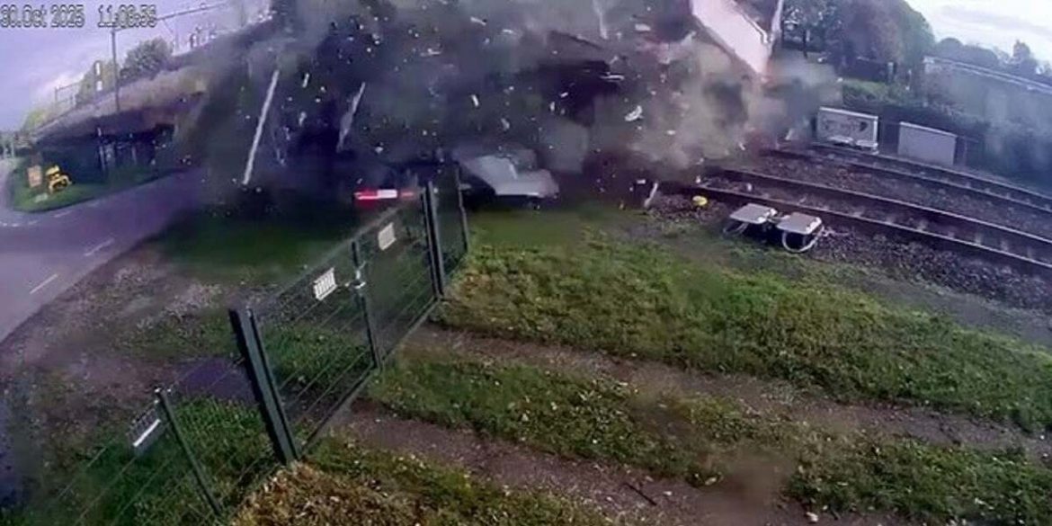 Швидкісний поїзд із 400 пасажирами