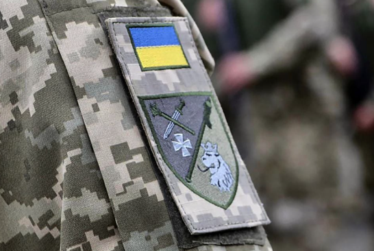 Зеленський підписав закон №4630-IX: бронювання чоловіків у розшуку ТЦК для ОПК під час воєнного стану