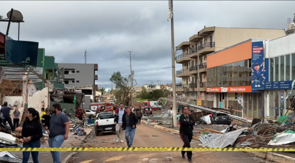 Tornado zerstört Stadt in Brasilien: Tote und Hunderte Verletzte