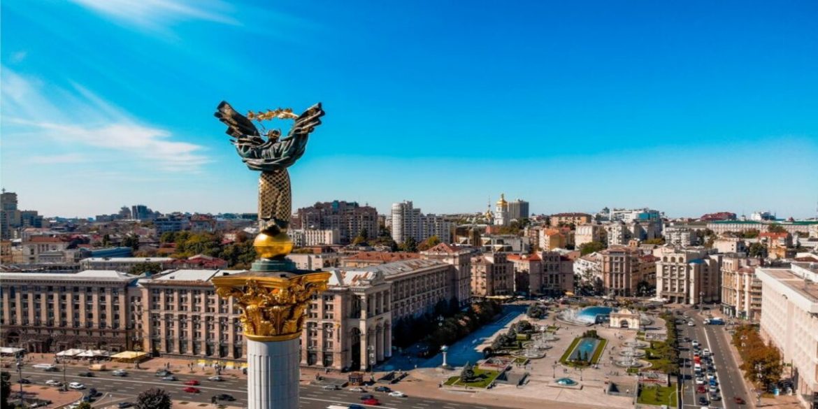 Яке свято 8 листопада 2025 року