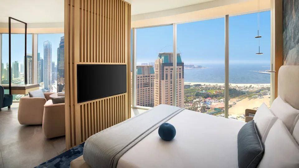 In Dubai wurde das höchste Hotel der Welt eröffnet – das Ciel Dubai Marina mit 377 Metern Höhe, 82 Etagen und einem Panorama-Dach.