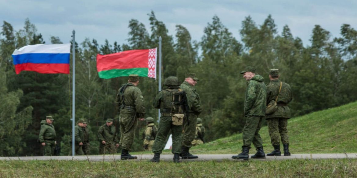 РФ розмістила в Білорусі 360 тис. військових — заява німецького політика