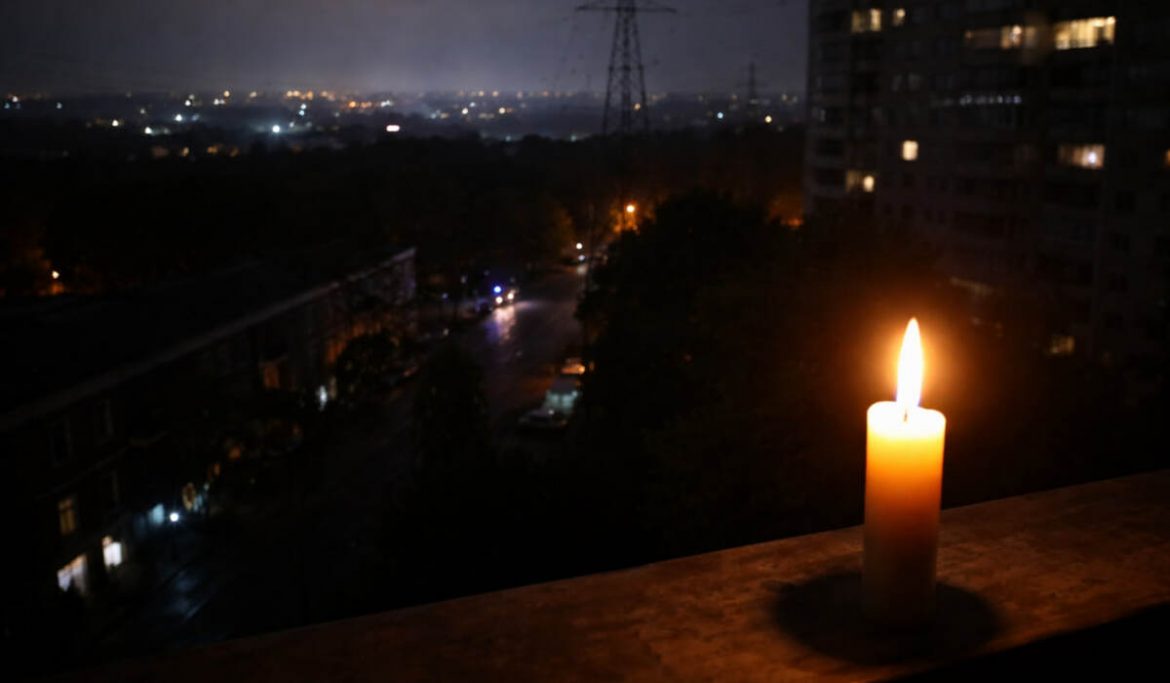 Аварійні відключення світла в Україні 24 грудня: де діють обмеження
