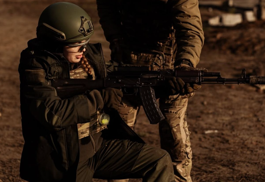 Переможниця 14 сезону «МастерШеф» Наталка Нікішина пройшла базову військову підготовку: що відомо про її рішення