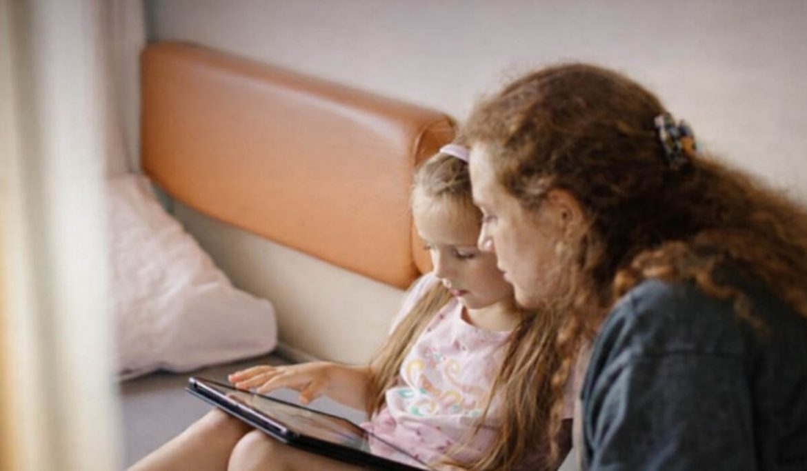Wi-Fi у поїздах Укрзалізниці: де вже працює інтернет у вагонах, скільки він коштує та як підключитися в дорозі