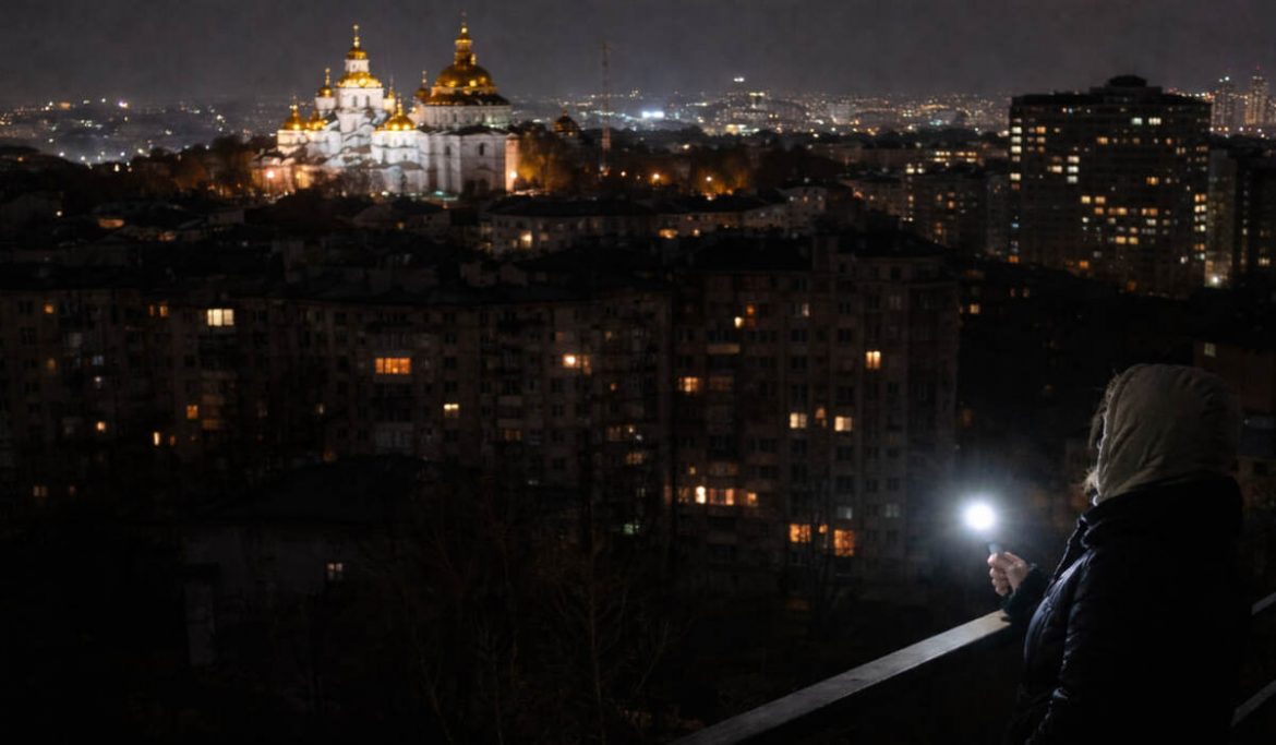 Чому в Києві довго немає світла: що зараз відбувається і коли його повернуть