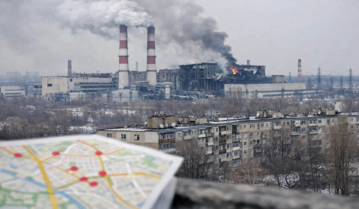 Які будинки в Києві залишилися без тепла після удару по Дарницькій ТЕЦ: список адрес і карта