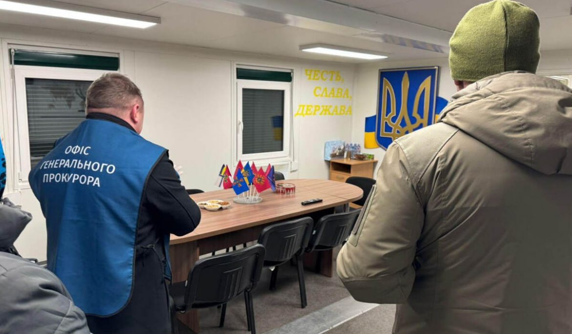 Хабар на укриттях для літаків: кого затримали в Повітряних Силах ЗСУ та СБУ і що відомо про схему