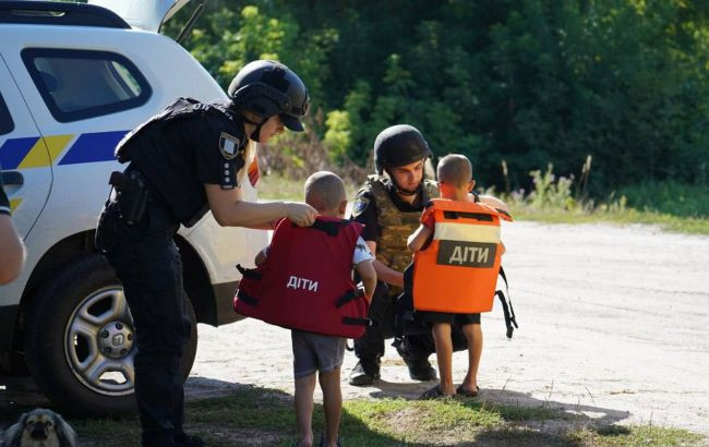 Обов’язкова евакуація дітей без згоди батьків: що означає новий закон і як діяти сім’ям