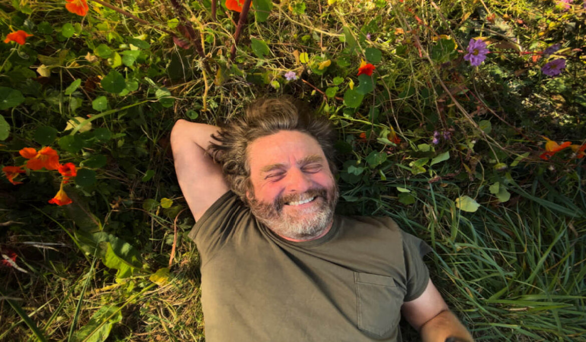 Зак Галіфіанакіс запускає This Is a Gardening Show на Netflix: дата прем’єри, трейлер і де дивитися онлайн