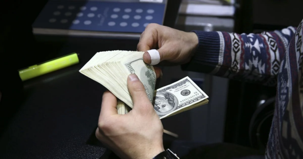 Курс валют на 15 квітня 2026 року: НБУ оновив долар, євро та злотий