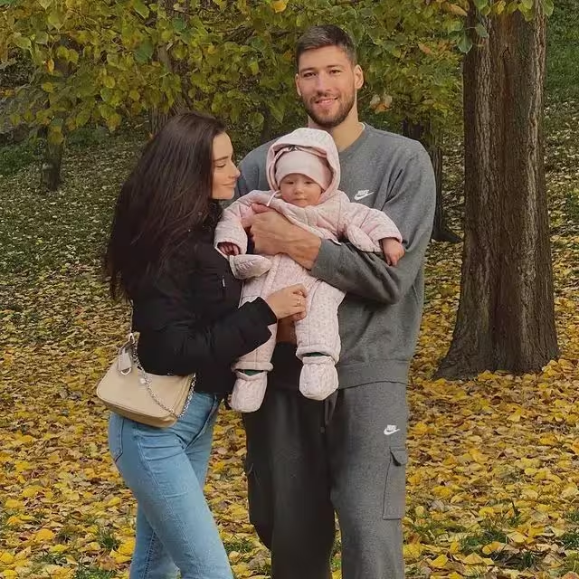 В’ячеслав Кравцов — новий Холостяк 15: біографія, зріст, вага, вік, дружина, донька і кар’єра в NBA