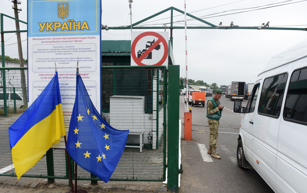 Авто без мита для військових: які пільги готує Рада і кому дозволять ввезти машину