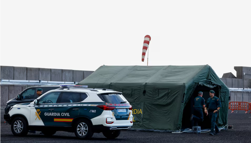 В Іспанії перевіряють новий випадок хантавірусу: що відбувається з лайнером MV Hondius перед прибуттям до Тенерифе