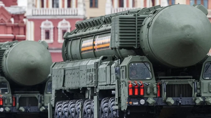 РФ могла запустити виробництво “Орешника”: скільки таких ракет зараз є у ворога
