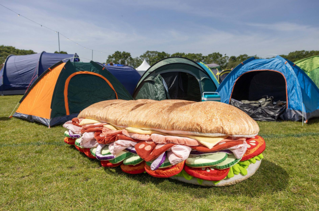 Subway Sleeping Bag-uette: чи можна купити спальник-сендвіч і як отримати його через розіграш