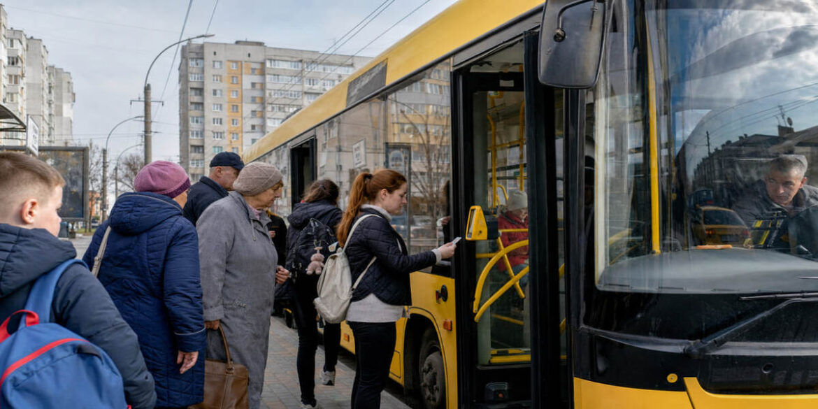 Проїзд у Черкасах можуть змінити: скільки платитимуть пасажири автобусів