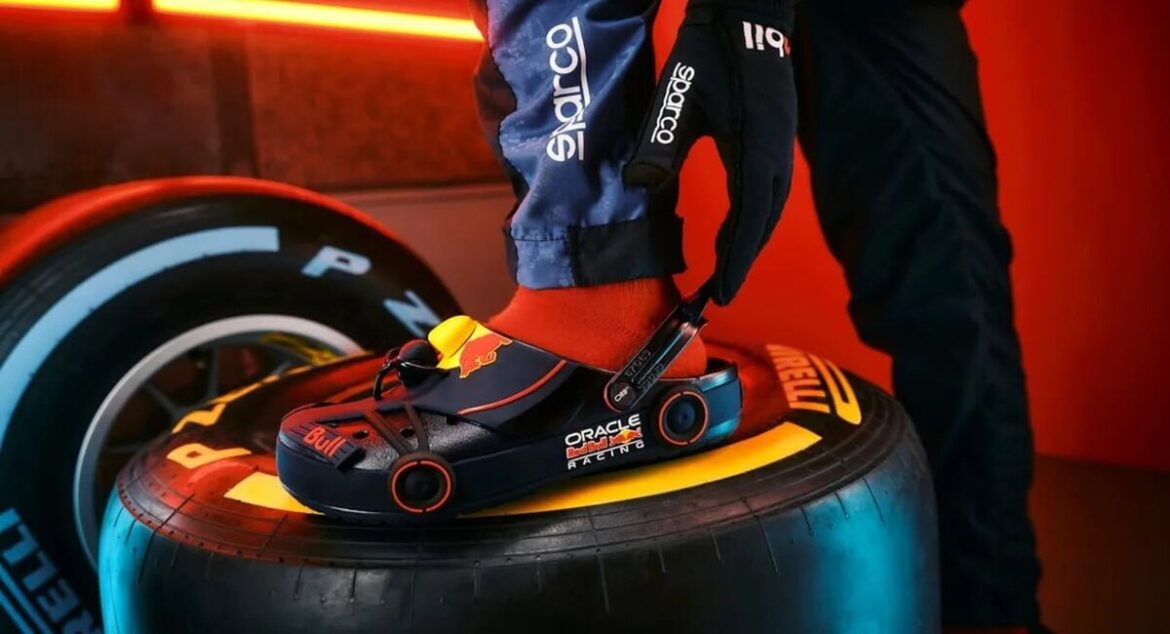 Crocs і Red Bull Racing випустили гоночні капці у стилі F1: ціна, дата старту продажів і чи будуть вони в Україні. Скріншот: crocs.com