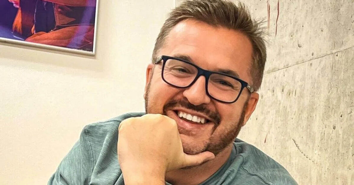 Олександр Пономарьов показався з коханою Софією: що відомо про обраницю співака