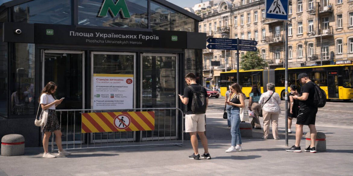 У Києві 21 червня закриють дві станції метро: як об’їхати центр і які маршрути зміняться