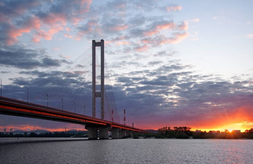 Перекриття Південного мосту 17–20 липня: як курсуватиме транспорт