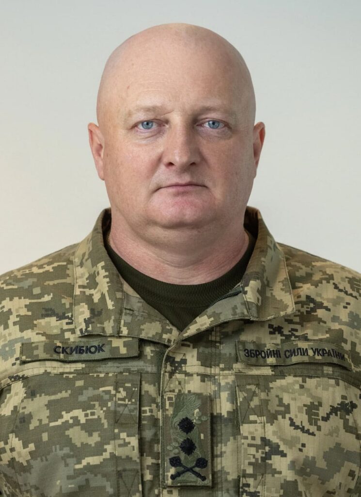 Хто очолює Генштаб після призначення Драпатого: що відомо про Горбатюка і Гнатова