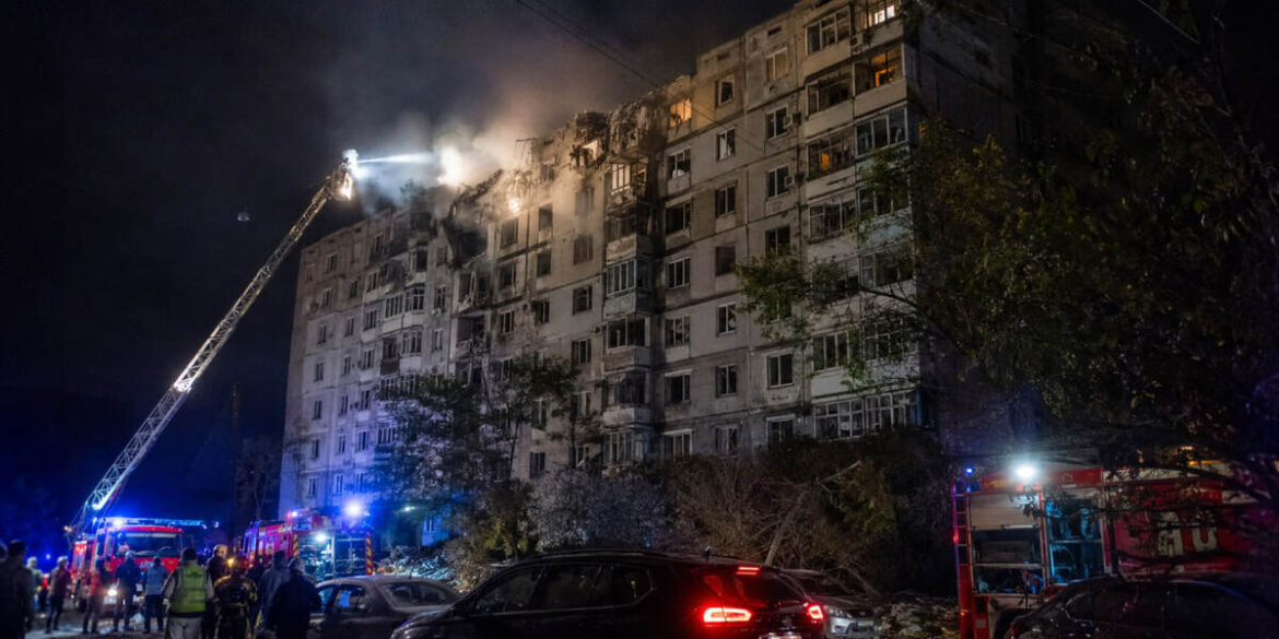 Московську область масовано атакували дрони: де виникли пожежі та які аеропорти зупиняли роботу