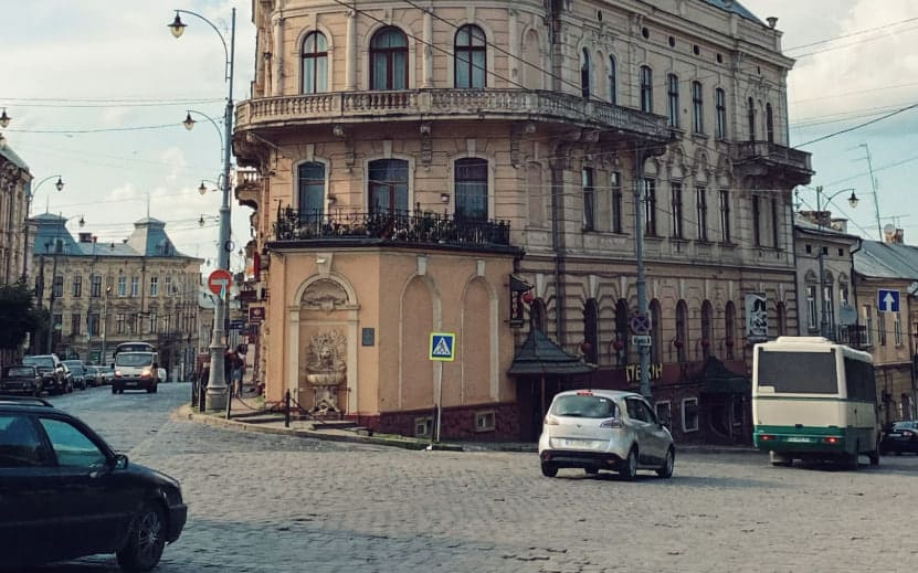Коли дадуть воду в Чернівцях 11 серпня: де діє відключення і що відомо про аварію