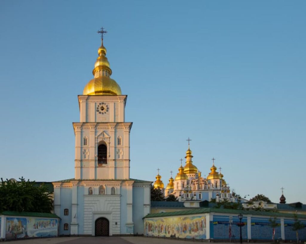 Іменини 17 серпня 2026: кого привітати з Днем ангела